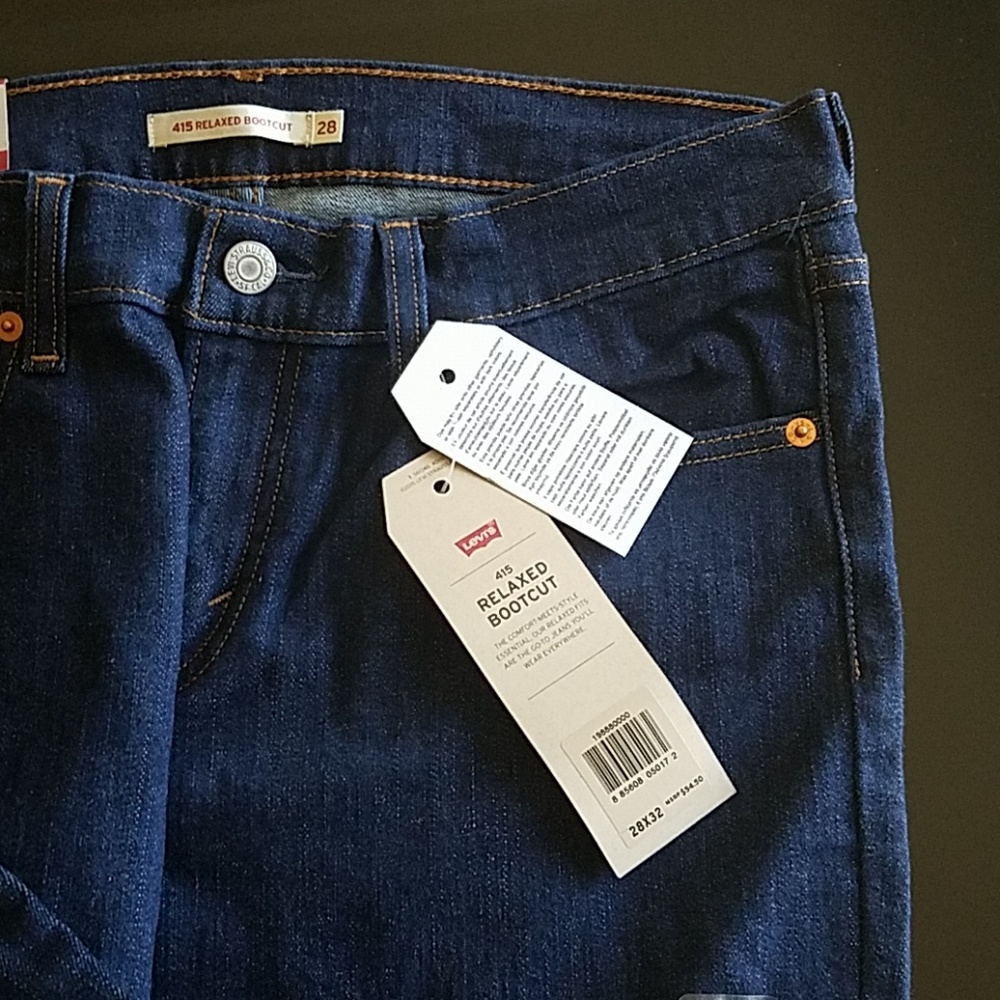 Levi's - Picture 3 of 3